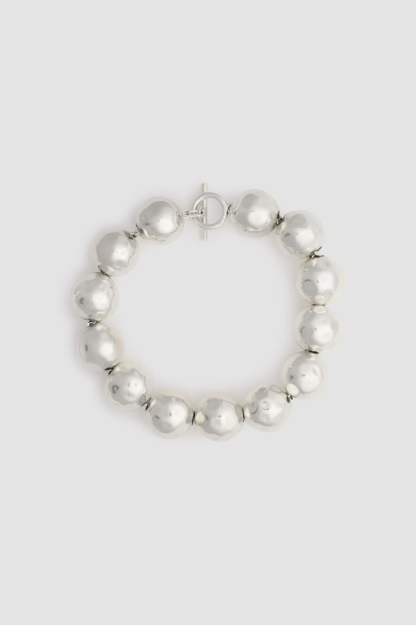 Collier à boules martelées en laiton argenté