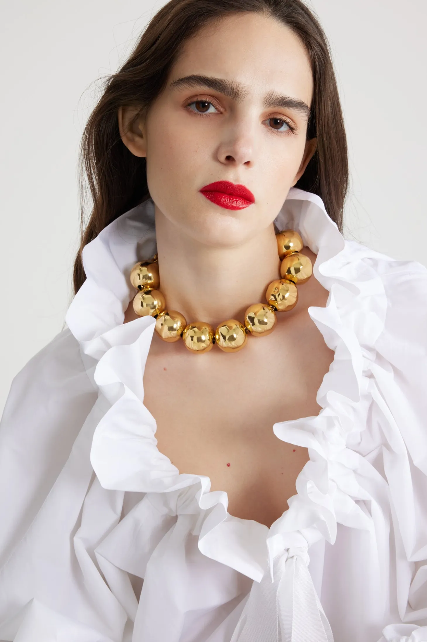 Collier à boules martelées en laiton doré