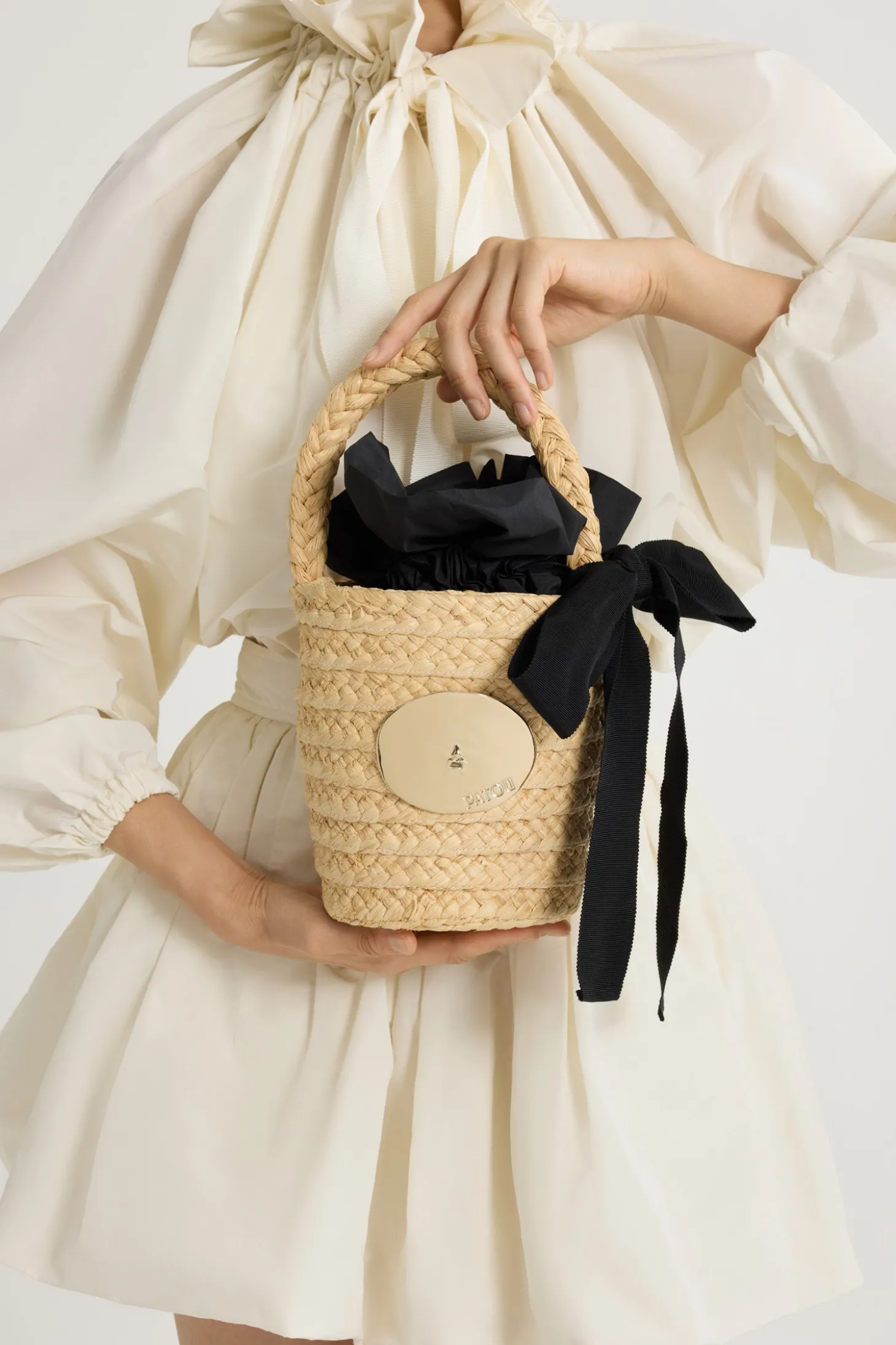 Panier seau en raphia