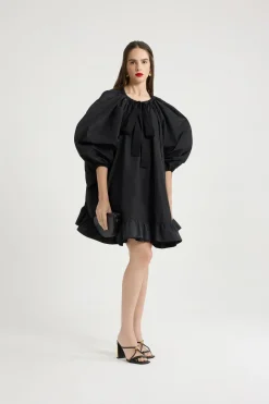 Robe à ourlet volanté en faille recyclée
