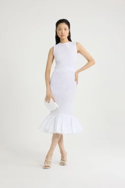 Robe midi smockée à ourlet volanté en faille recyclé