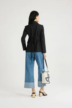 Veste ajustée ceinturée en sergé de laine technique éco-responsable